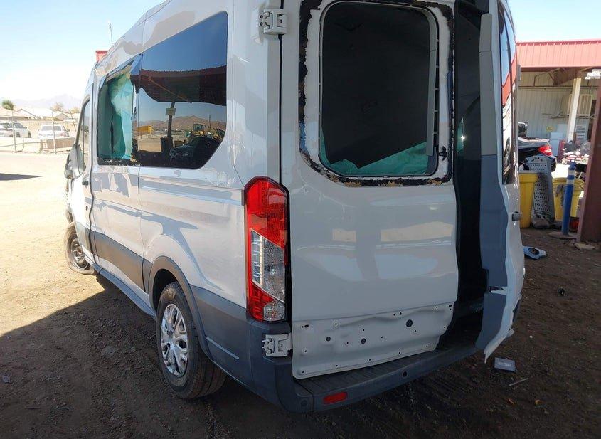 Ford Transit-150