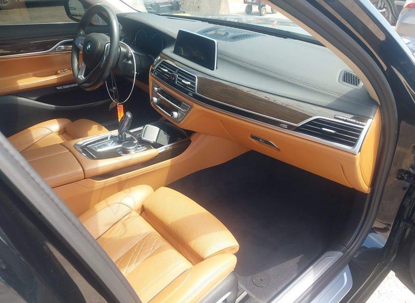 BMW 750I