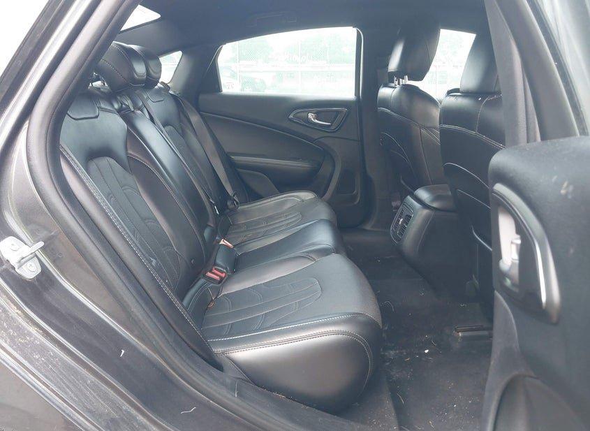 Chrysler 200
