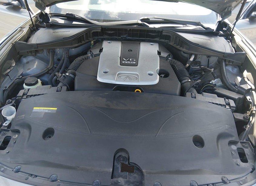 Infiniti Q70
