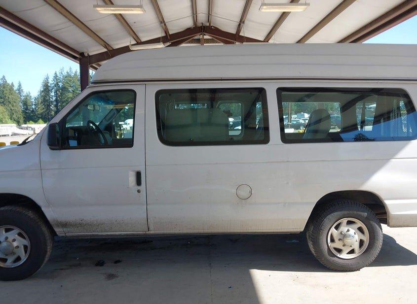 Ford E-350 Super Duty