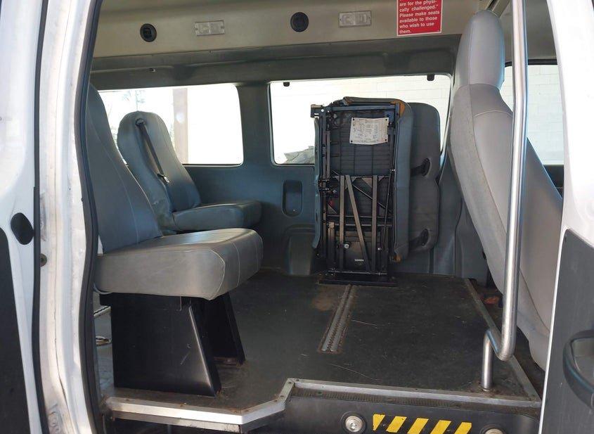Ford E-350 Super Duty