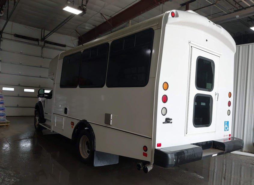 Ford F-450 Chassis