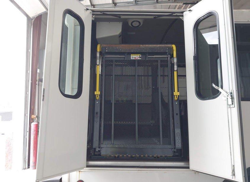 Ford F-450 Chassis
