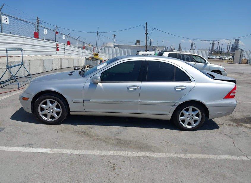 Mercedes-Benz C 240