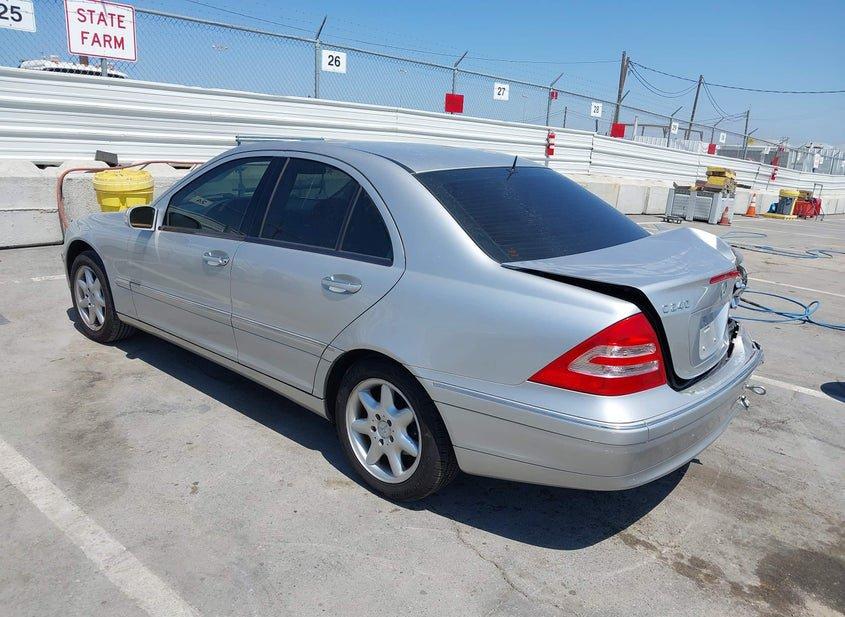 Mercedes-Benz C 240