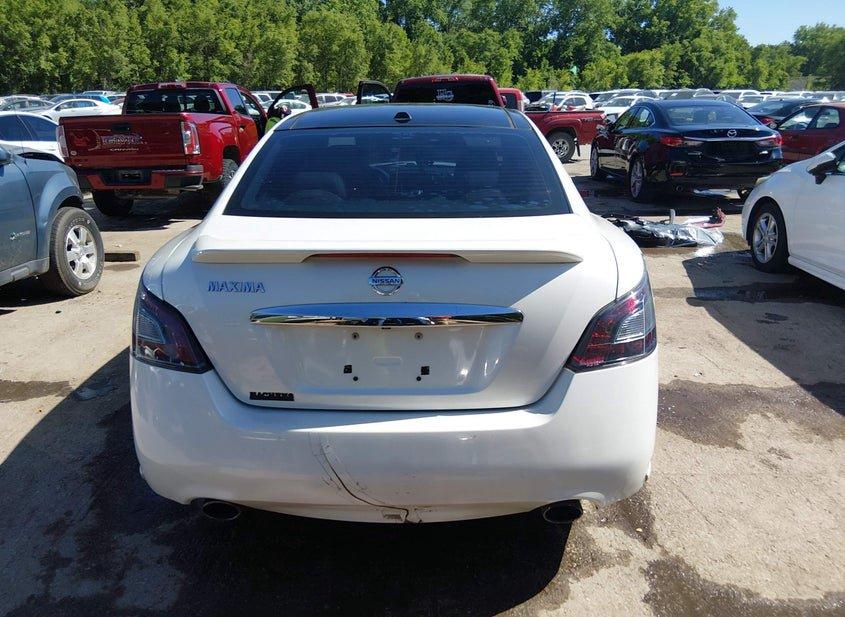 Nissan Maxima
