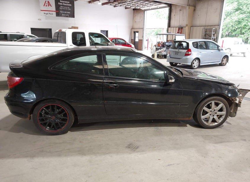 Mercedes-Benz C 230