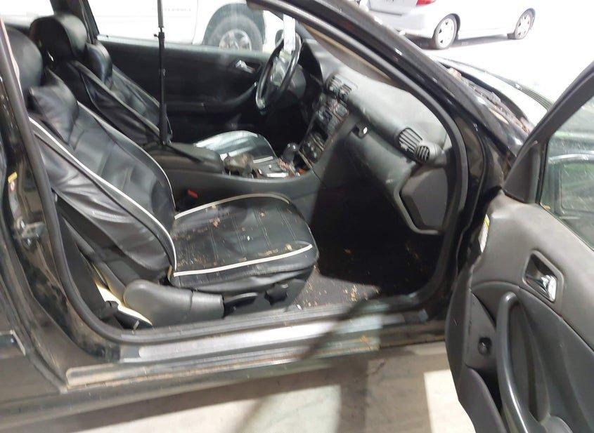 Mercedes-Benz C 230