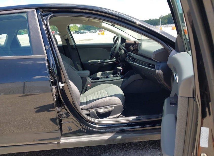 Kia K4