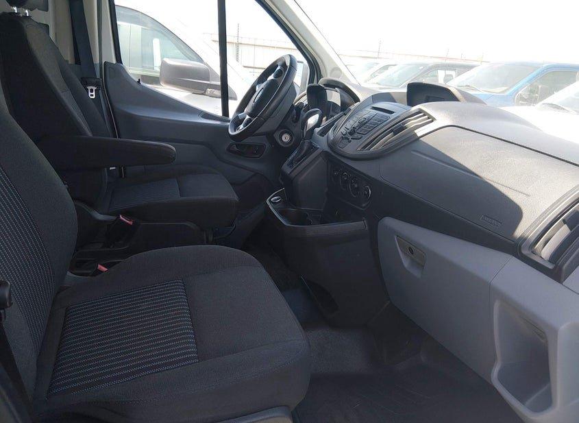 Ford Transit-150