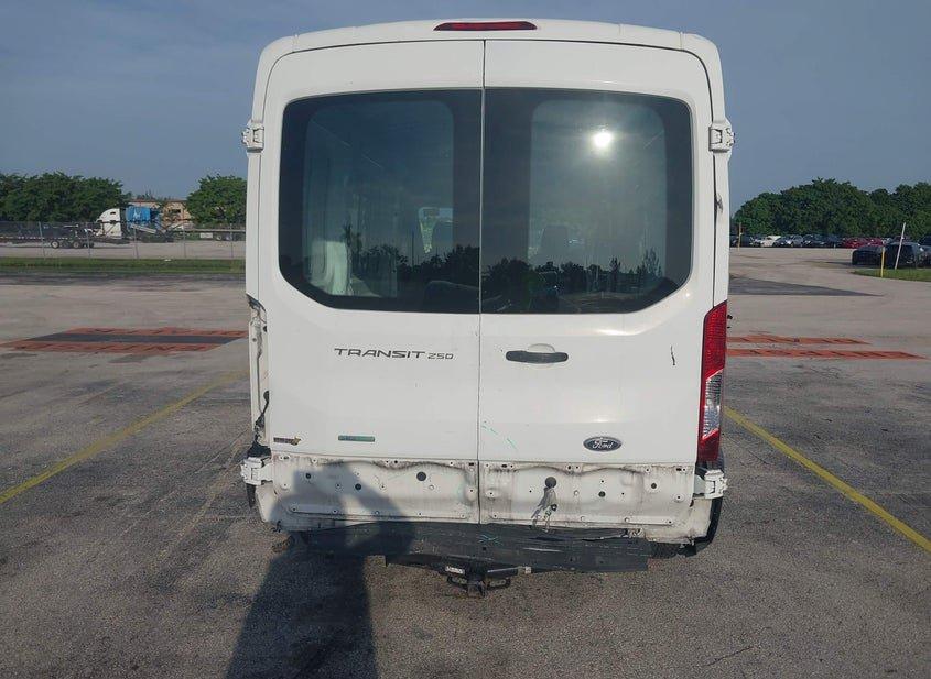 Ford Transit-250