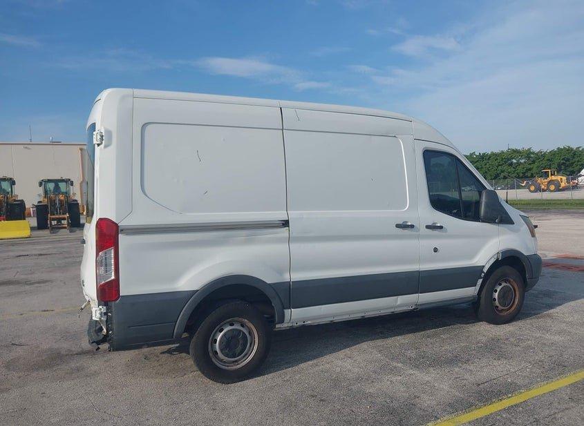 Ford Transit-250