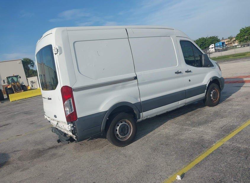 Ford Transit-250