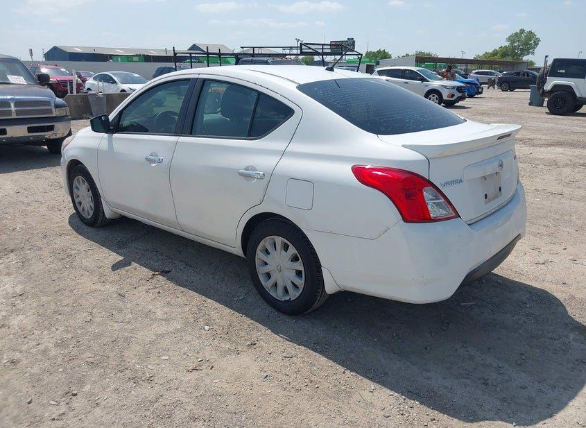 Nissan Versa