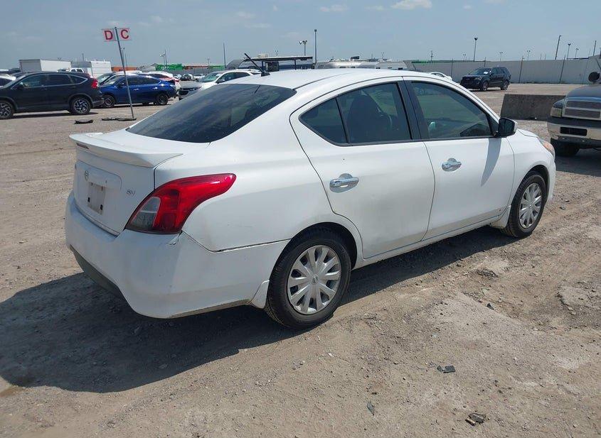Nissan Versa