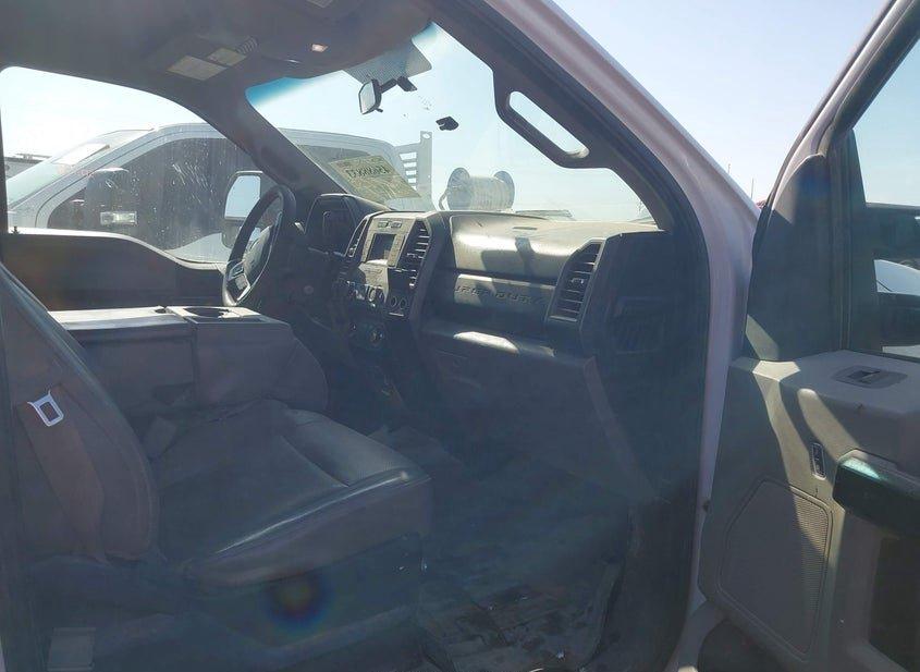 Ford F-350 Chassis