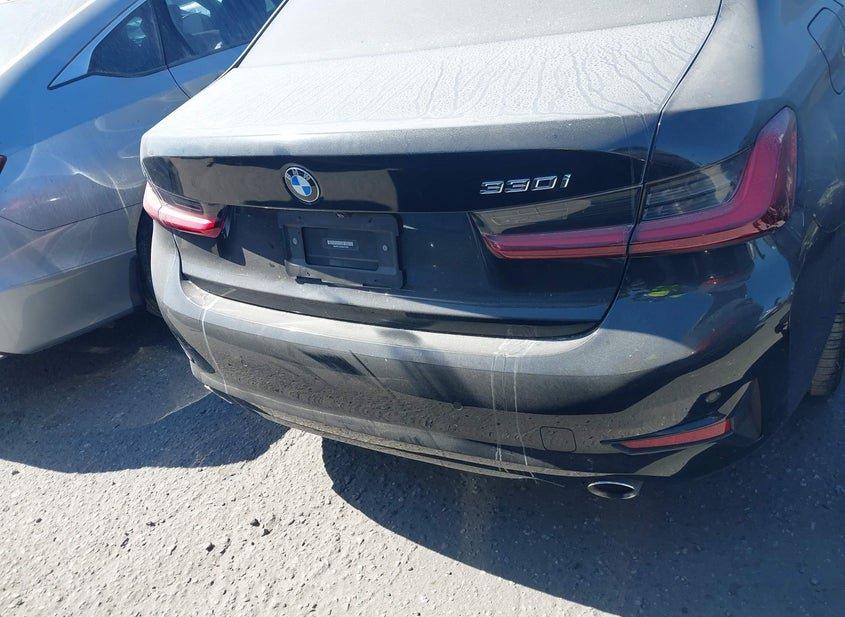 BMW 330I