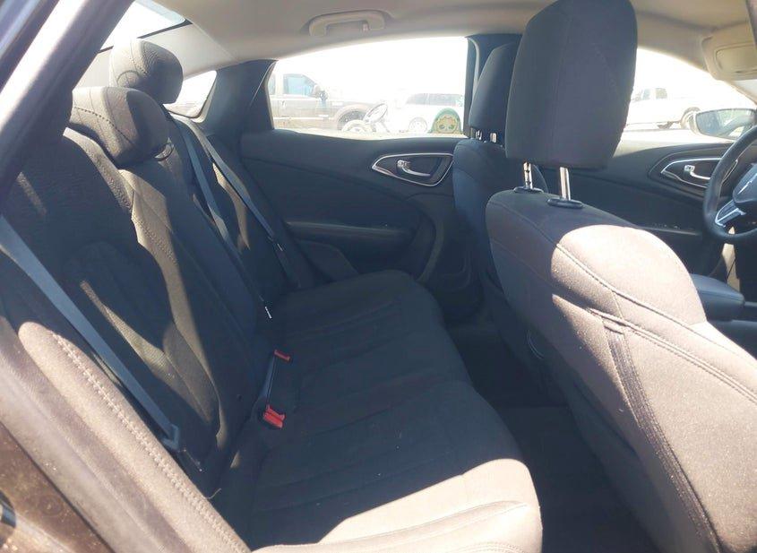 Chrysler 200