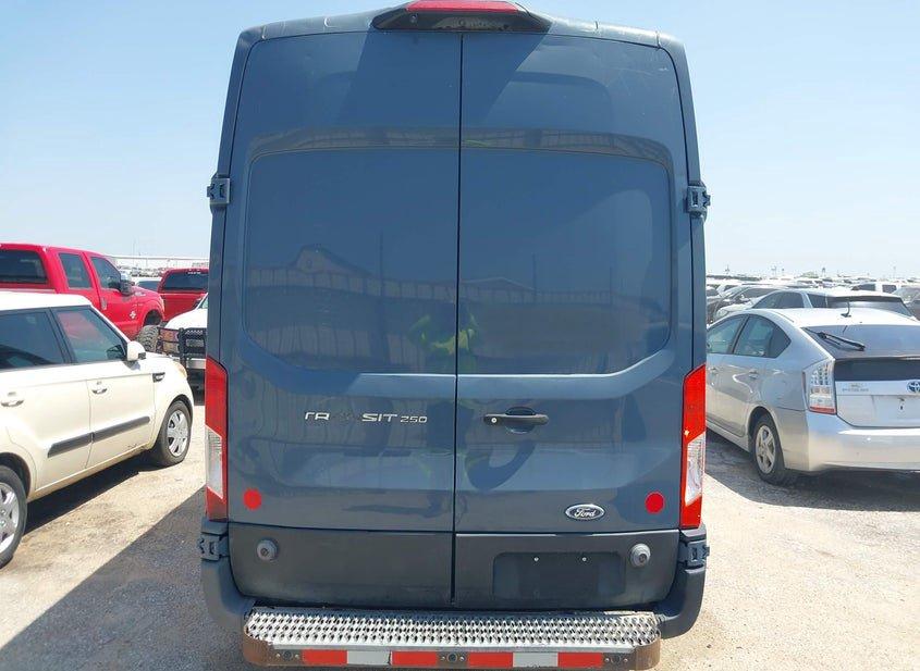 Ford Transit-250