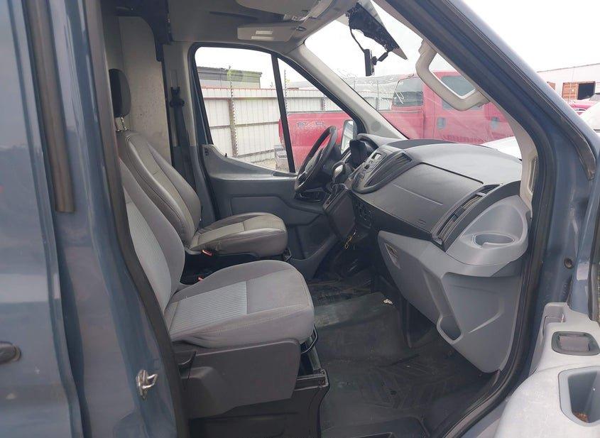 Ford Transit-250