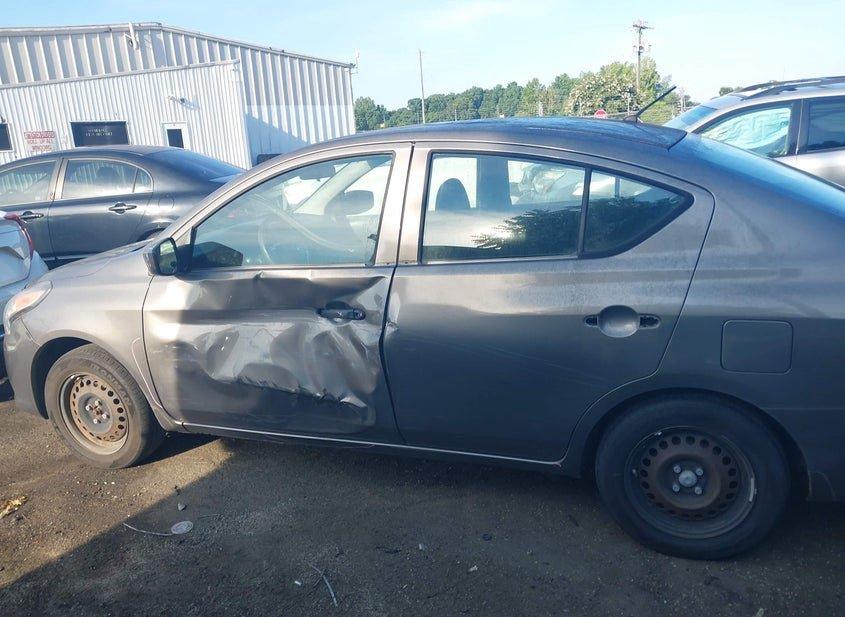 Nissan Versa