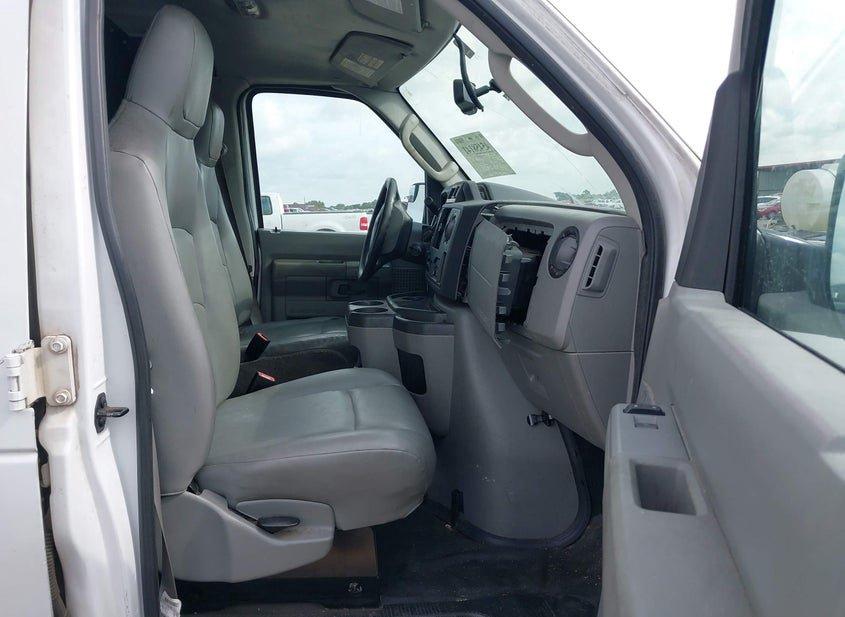 Ford E-350 Super Duty