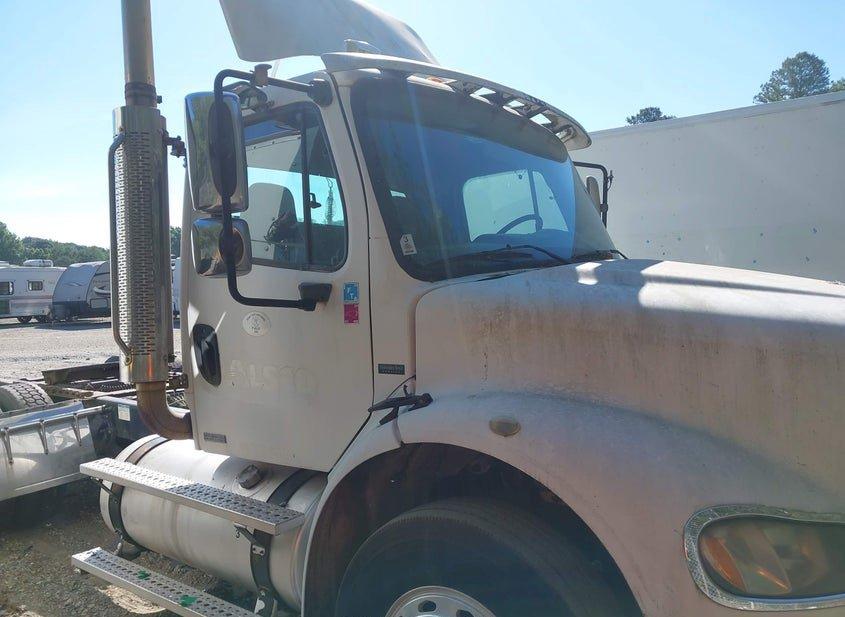 Freightliner M2