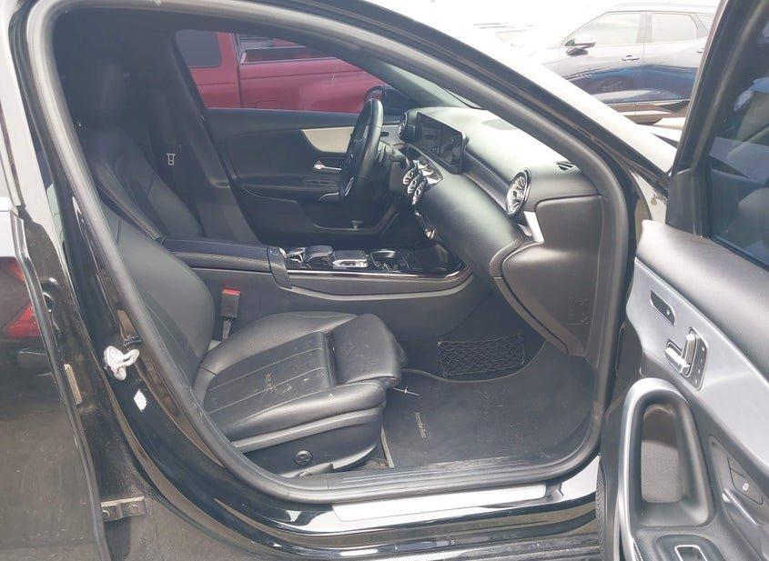 Mercedes-Benz A 220