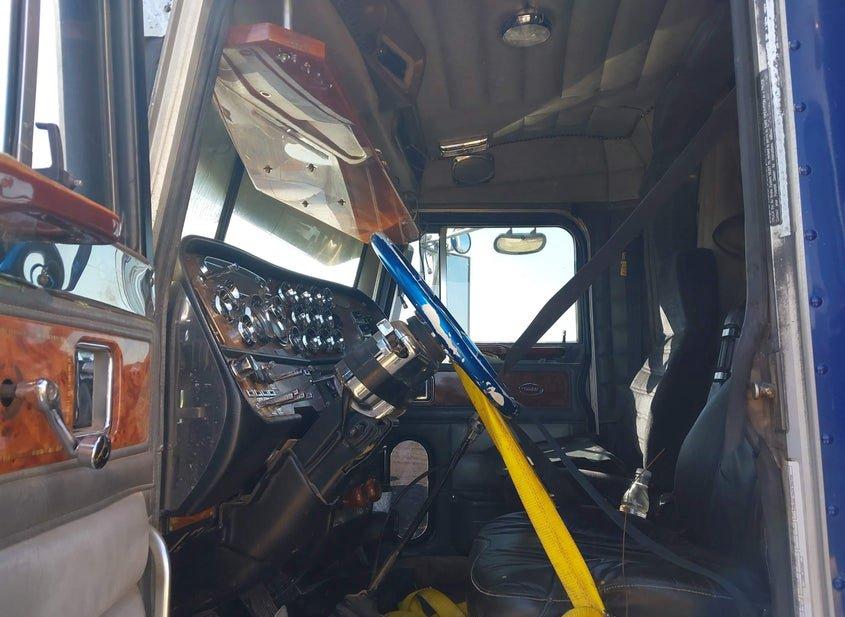 Peterbilt 379