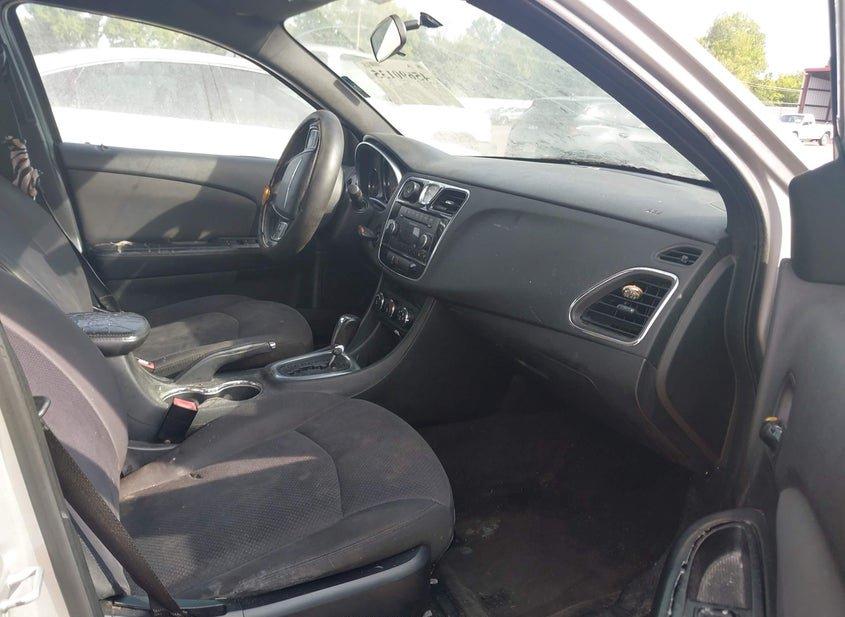 Chrysler 200