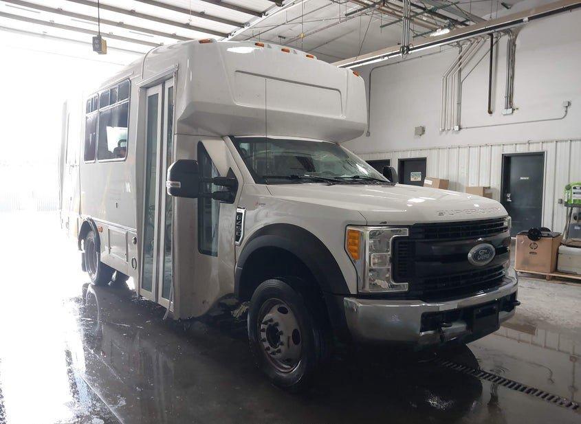 Ford F-450 Chassis