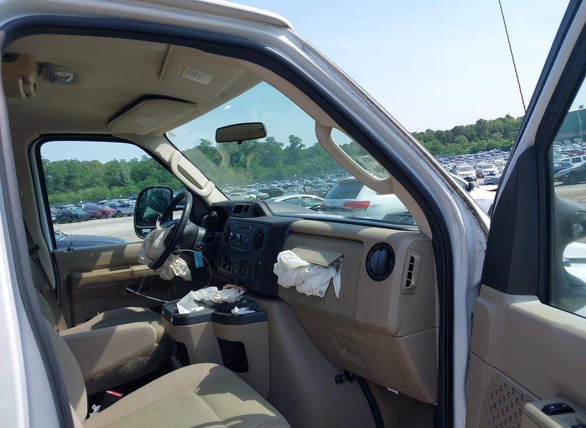 Ford E-350 Super Duty