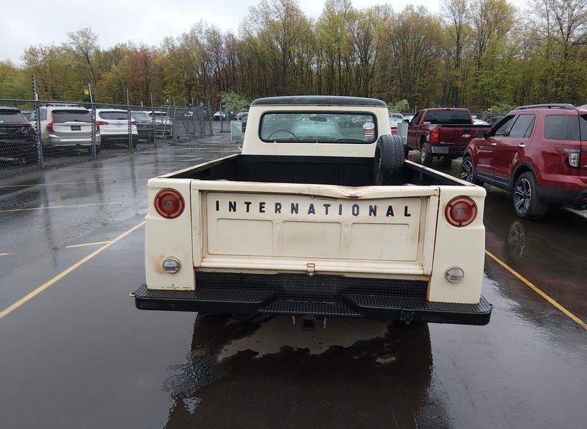 International 1000 Series