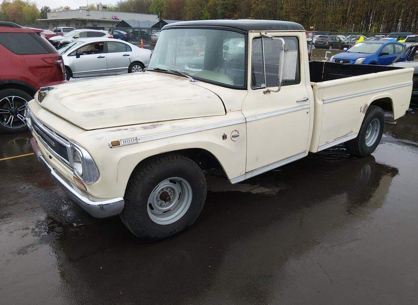 International 1000 Series