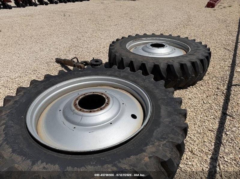 Case-International 225 Cvt