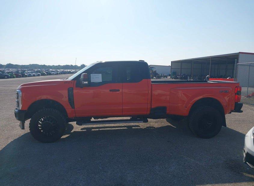 Ford Super Duty F-350 Drw
