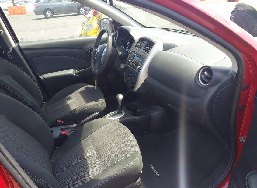 Nissan Versa