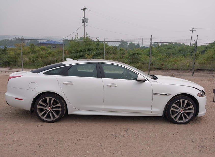 Jaguar Xj