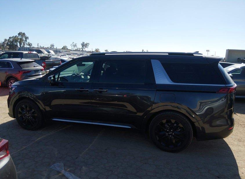 Kia Carnival Mpv