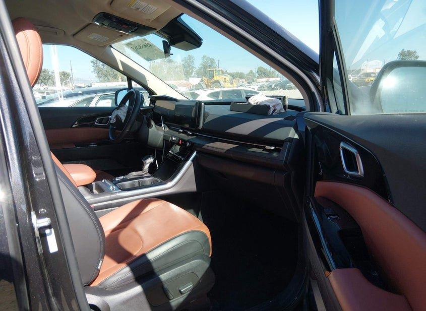 Kia Carnival Mpv