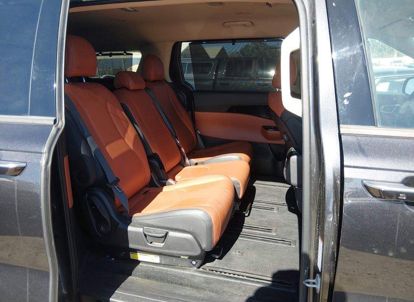 Kia Carnival Mpv
