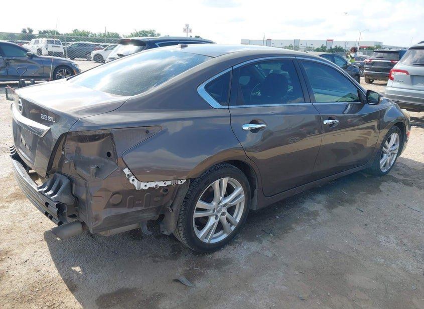 Nissan Altima