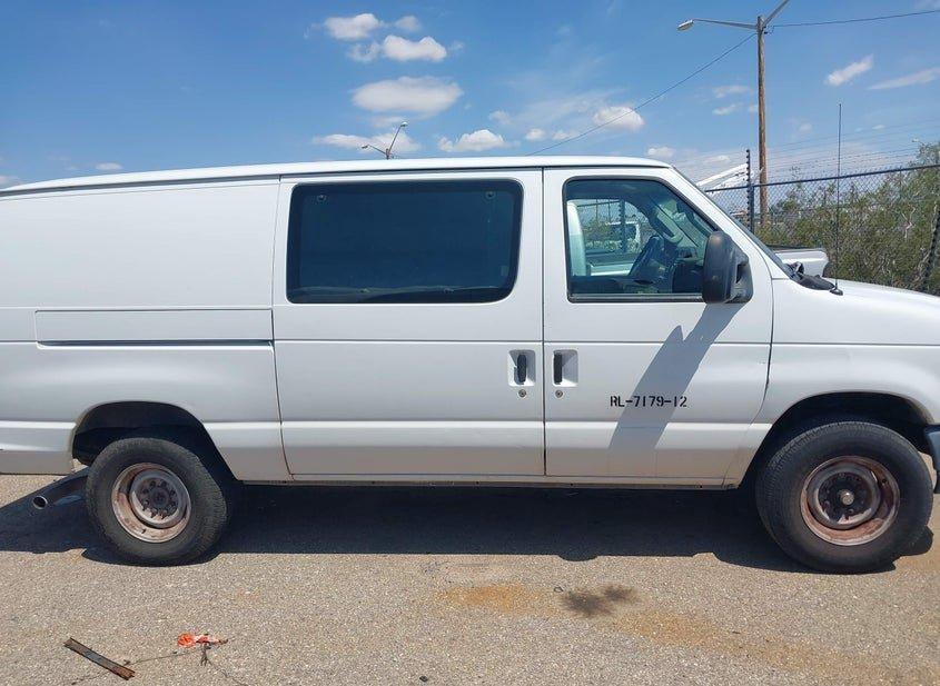 Ford E-350 Super Duty