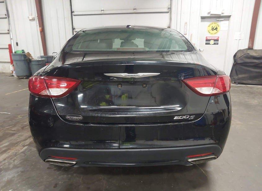 Chrysler 200