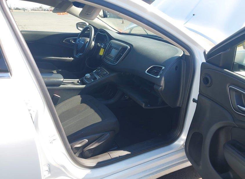 Chrysler 200