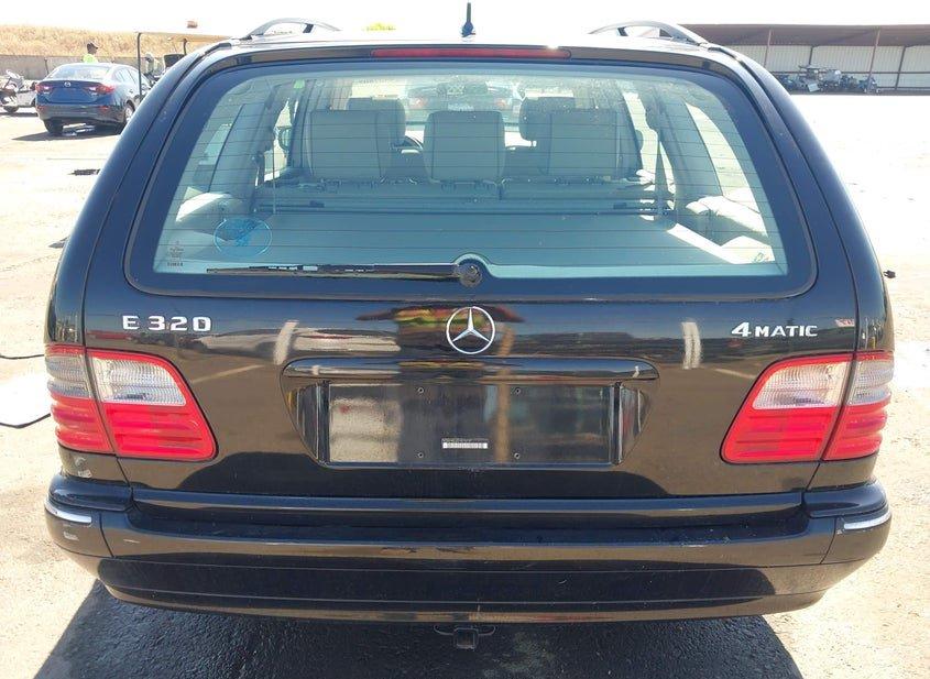 Mercedes-Benz E 320