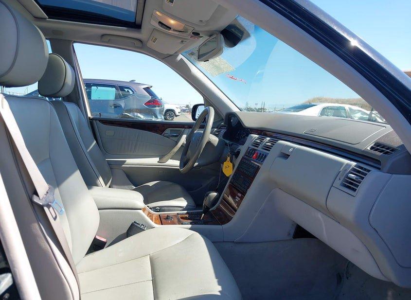 Mercedes-Benz E 320