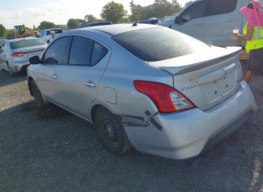 Nissan Versa