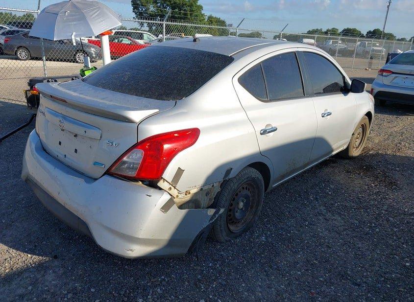 Nissan Versa